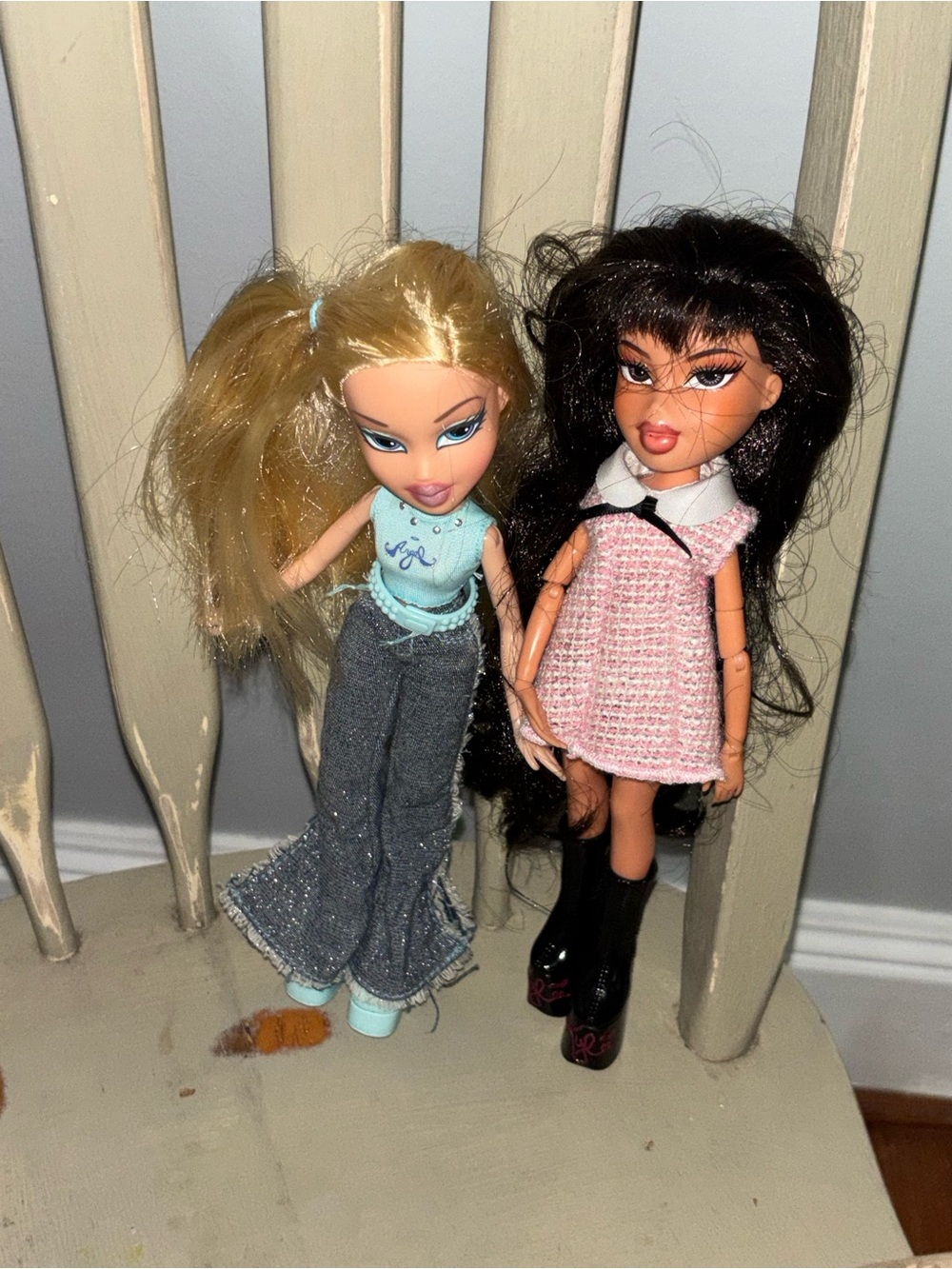 Bratz 2001  Kylie plus Fashion Dolls Set - Blonde and Brunette